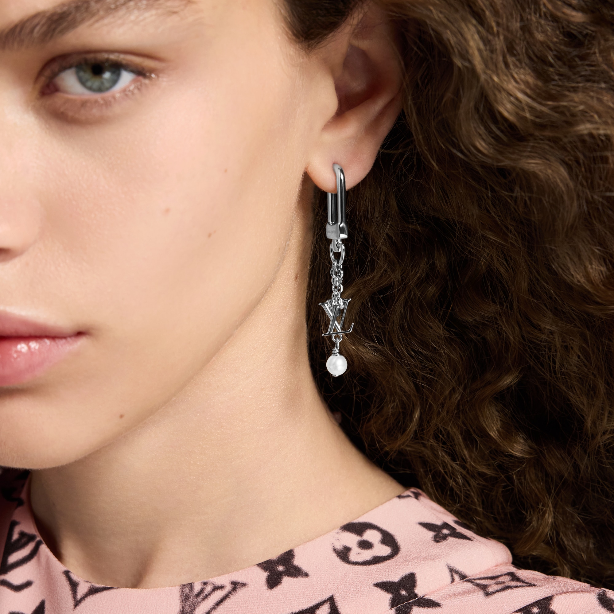 アクセサリー Louis Vuitton Kit Boucle Bubble Earrings NEW Louis Vuitton Macro LV Earrings Unboxing & Try-On - YouTube